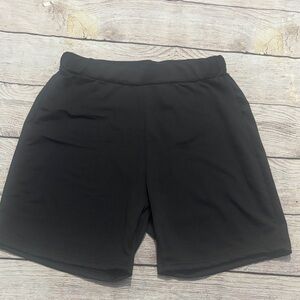 Black size large shorts